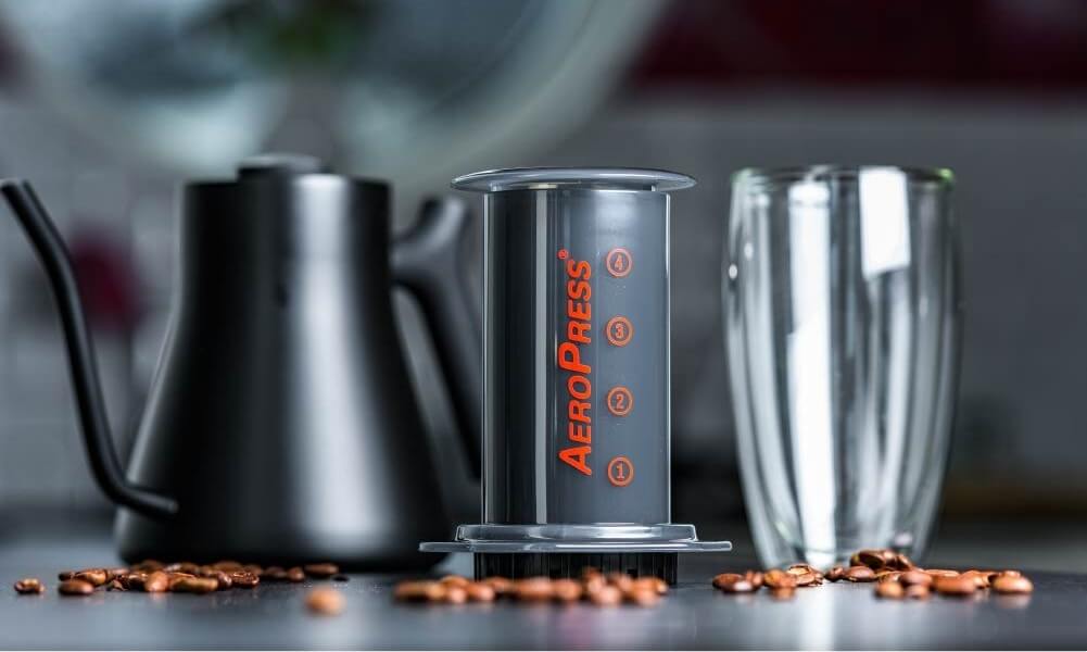 Ako si pripraviť vaše obľúbené kávové nápoje s AeroPressom