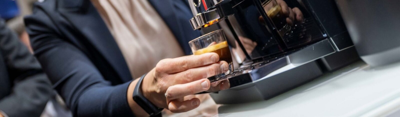 Začína sa výberová káva poddávať plnoautomatickým espresso strojom?