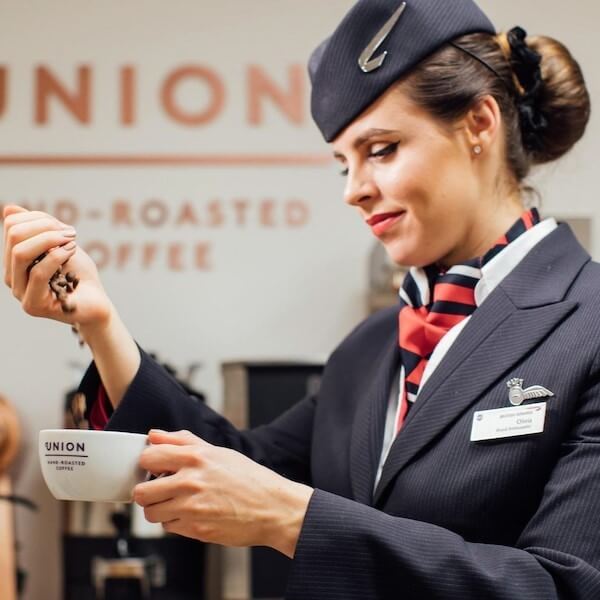 Začínajú letecké spoločnosti ponúkať kvalitnejšiu kávu?
